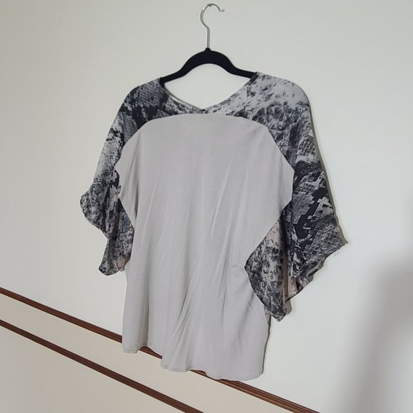 Zara Women's Snakeskin V-Neck T-Shirt Top Blouse - Picture 7 of 9